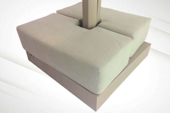 Poggesi base cushion in cream.