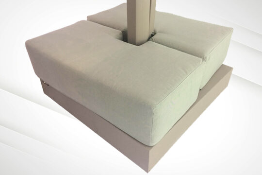 Poggesi base cushion in cream.