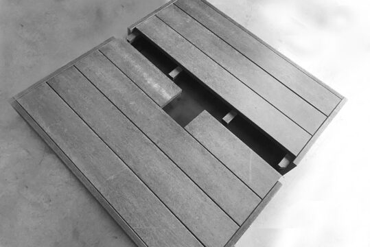 Grey poggesi base cover.