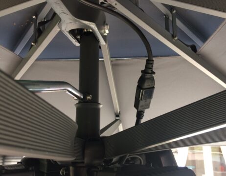 Power connection for heater